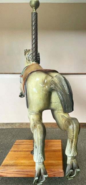Parker Horse rear side